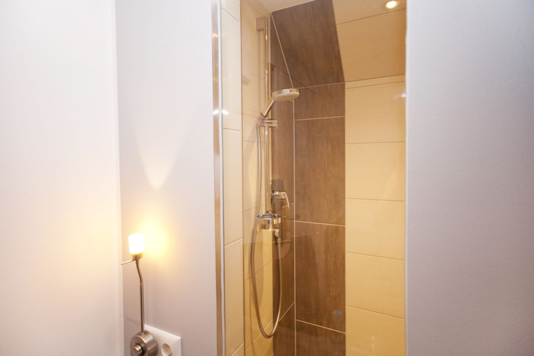 Bathroom 4, Hotel Vintage am Bundesbank Bunker, Cochem-Zell