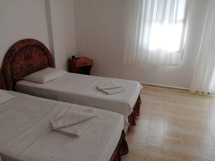 Bedroom 3, Vural Apart Hotel, Çeşme