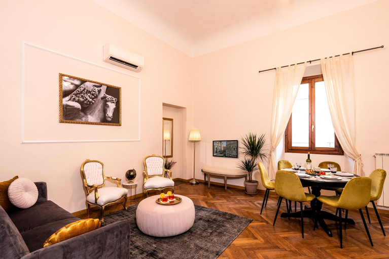 Others 5, Elegant and historic 3-Bedroom in city center, Florence