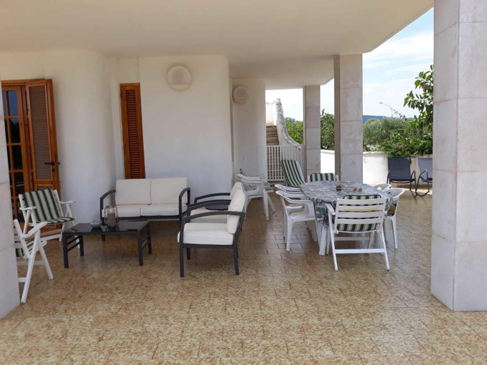 Others 5, Villa Vista Mare, Bari