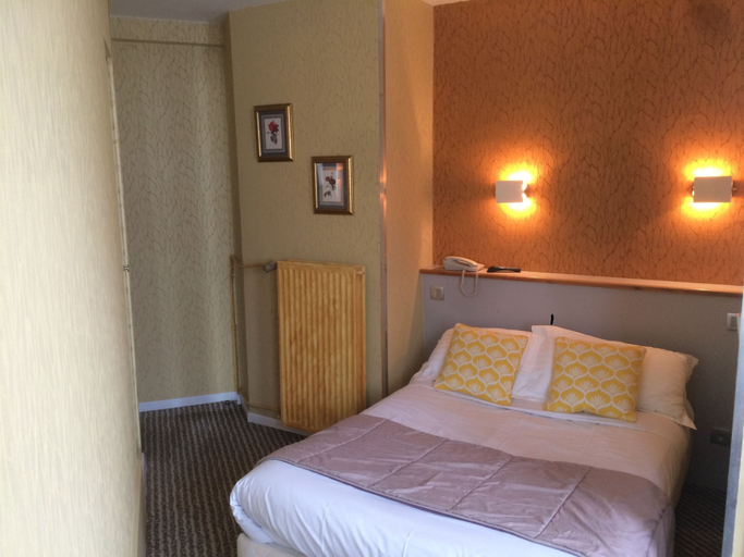 Bedroom 3, Hôtel Picardy, Paris