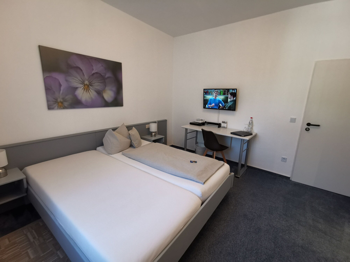Bedroom 2, Hotel Restaurant Franziska, Straubing