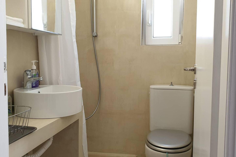Bathroom 2, Rooftop Studio Apt - 5 Min Walk to Holargos Metro, Attica