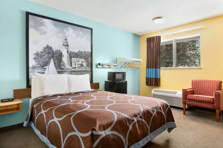 Bedroom 4, Super 8 by Wyndham Findlay, Hancock