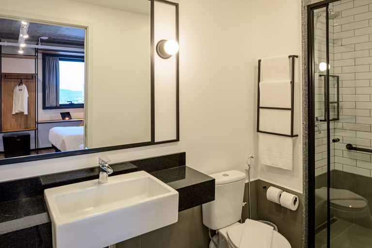 Bathroom 4, Ibis Plaza Balneario Camboriu, Balneário Arroio do Silva
