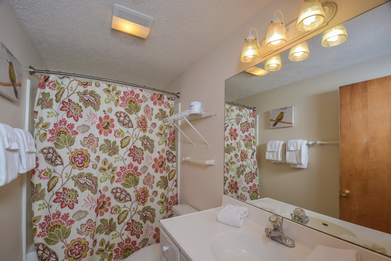 Bathroom 3, At Ease, Garrett