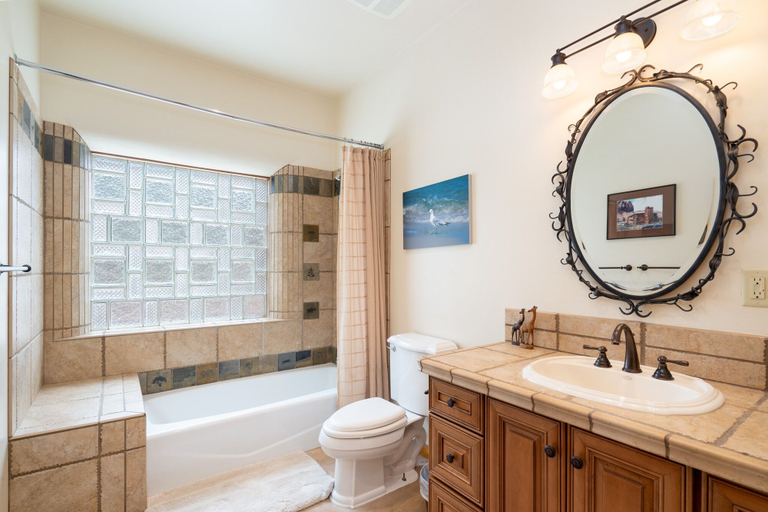 Bathroom, Grey Fox, Santa Fe