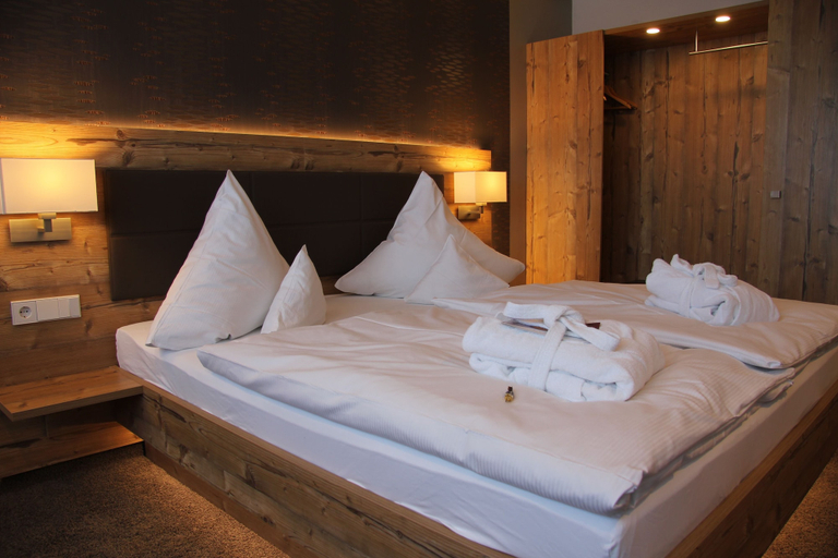 Bedroom 4, Hotel Tannhof, Breisgau-Hochschwarzwald