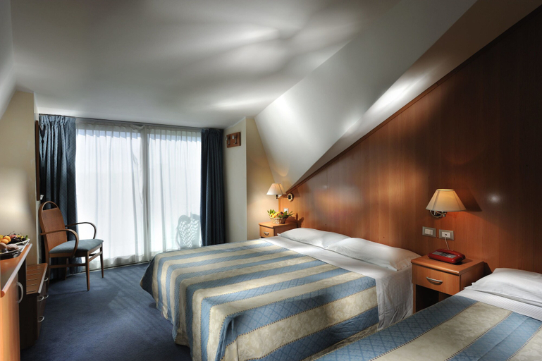 Bedroom 3, Hotel Arizona, Udine