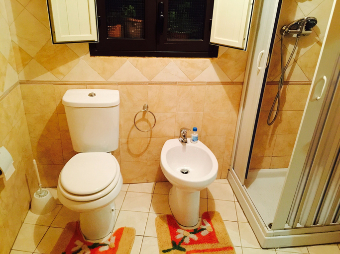 Bathroom 5, Da Rosa, Catania