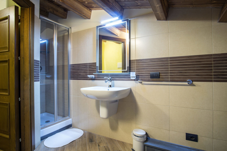 Bathroom 5, L'Arco dei Sogni, Messina