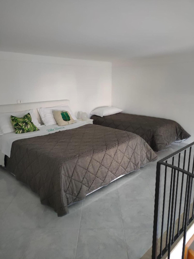Bedroom 2, Villa Bianca, Napoli