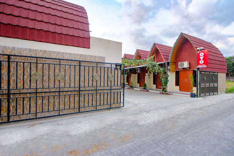 Exterior & Views 2, OYO Life 1643 Grand Monica, Sleman