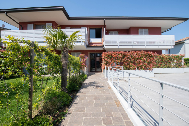 Exterior & Views 2, Villa Liliana - Apt. 06, Brescia