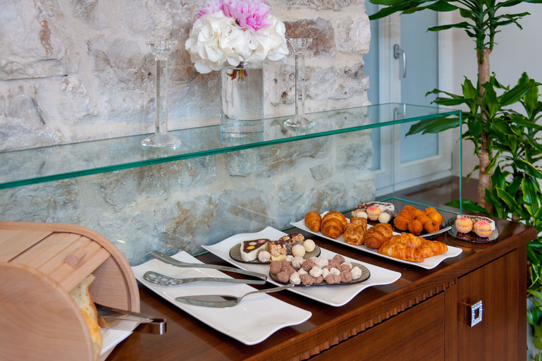 Food & Drinks 5, Heritage Hotel Antique Split, Split
