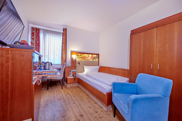 Bedroom 2, Ringhotel Hasen Herrenberg, Böblingen