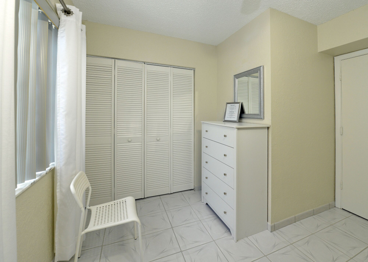 Bathroom 5, Hollywood by the Sea Hotel, Broward