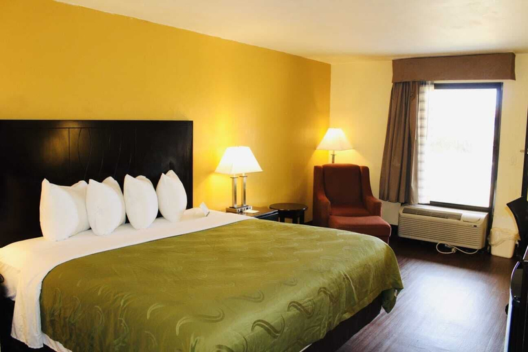 Bedroom 3, Quality Inn Indianola, Sunflower