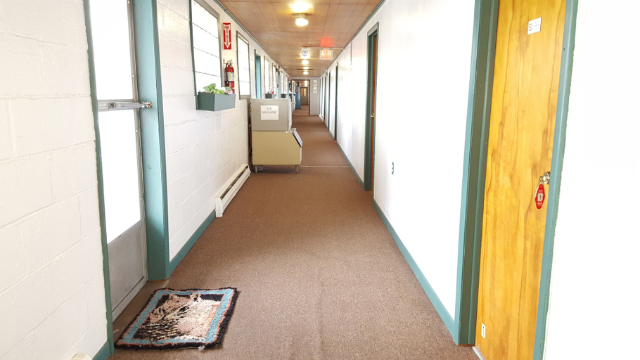 Others 4, Crown Inn & Suites, Allegany