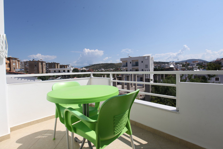 Others 5, Villa Shehu, Sarandës