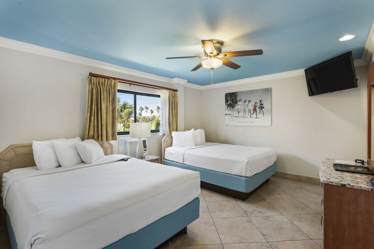 Bedroom 4, Plaza Beach Hotel Beachfront Resort, Pinellas