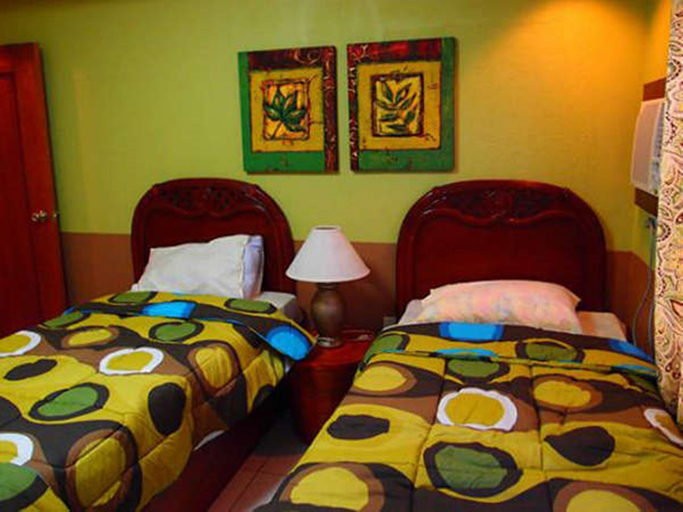 Bedroom 2, Country Inn Sta Ana Annex, Santa Ana