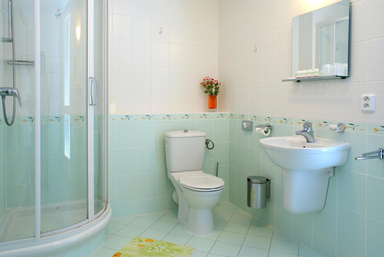 Bathroom 5, Hotel Akademie, Benešov