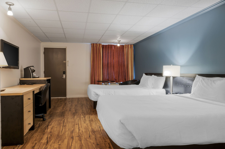 Bedroom 3, Econo Lodge Inn & Suites, Montmagny