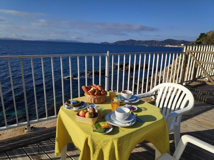 Others 5, Hôtel Astria, Var