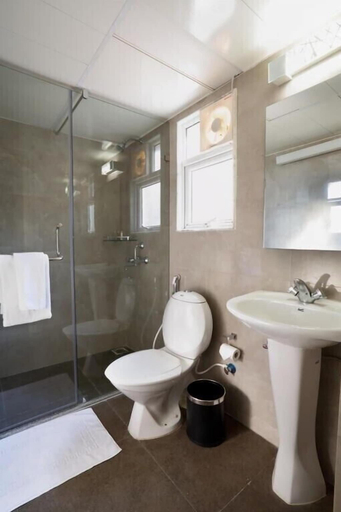 Bathroom 4, Crest Executive Suites, Bangalore