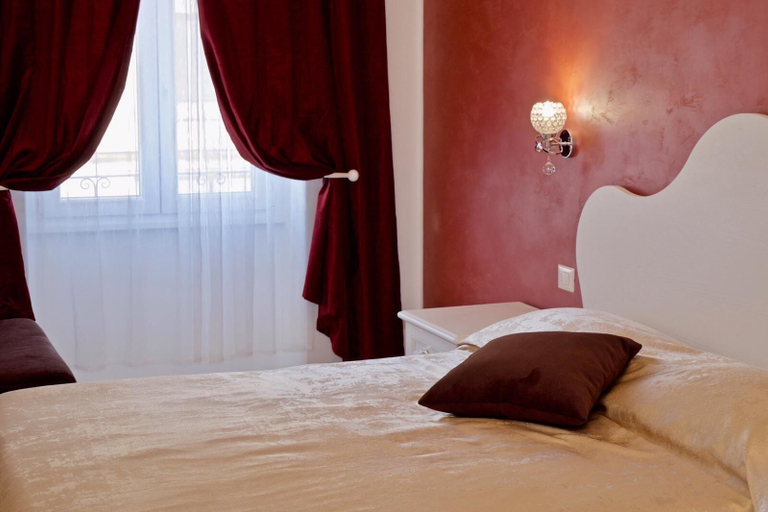 Bedroom 1, Museum Guest House, Rome