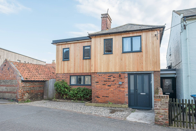 Exterior & Views 2, Melody Cottage, Suffolk