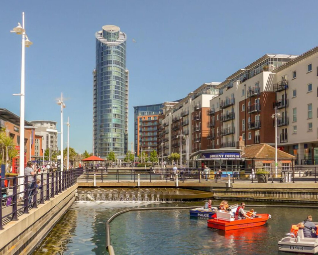 Exterior & Views, GWQ Luxe, Portsmouth