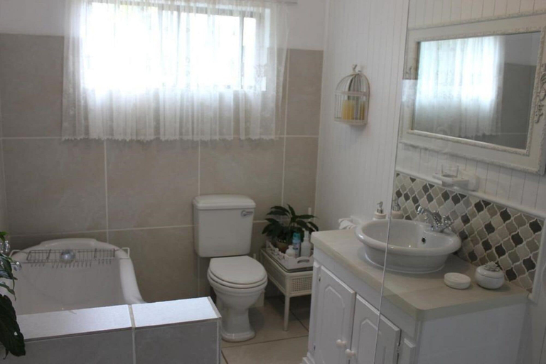 Bathroom 4, The Sabie Town House Guest Lodge, Ehlanzeni