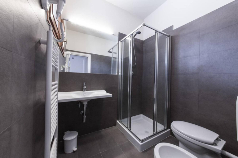 Bathroom 5, Delta Hotel, Arezzo