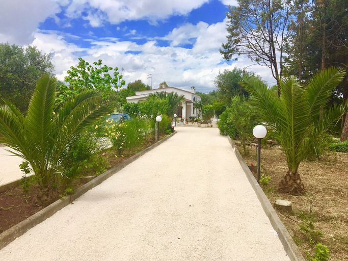 Others 5, Carbone Country House, Brindisi
