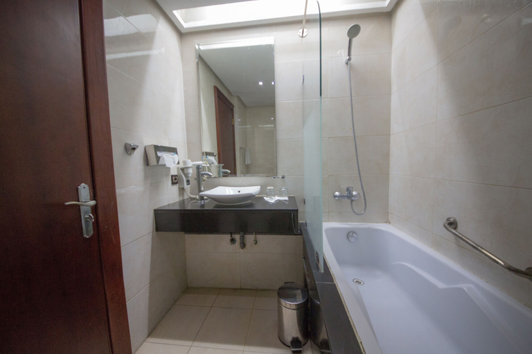 Bathroom, Hotel Prince de Paris, Casablanca