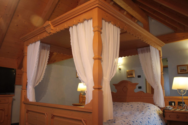 Bedroom 3, Hotel Primiero, Trento