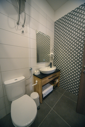 Bathroom 3, Manoir Apartments, Novi Sad