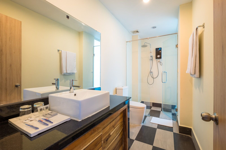 Bathroom 4, Colina Sky Hotel Phnom Penh, Phnom Penh