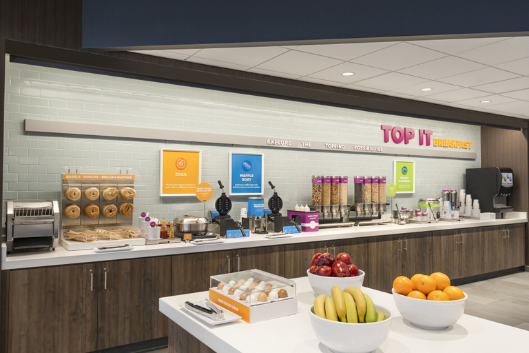 Food & Drinks 5, Tru By Hilton Albany Airport, NY, Albany