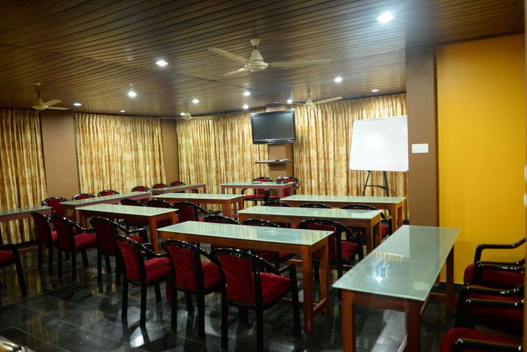 Food & Drinks, Hotel Dreams, Thiruvananthapuram