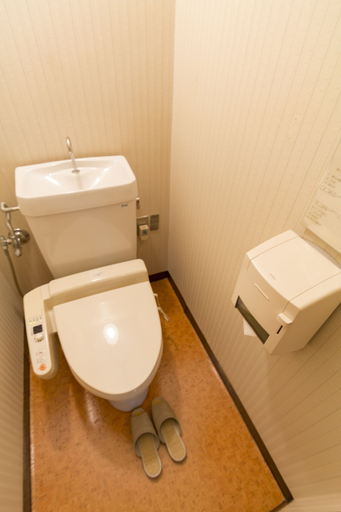 Bathroom 5, Ishicho, Kyoto