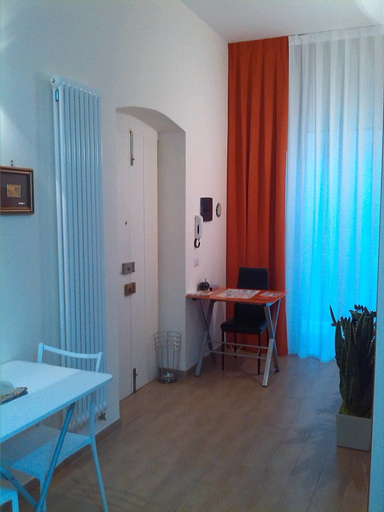 Others 5, Le Due Nicchie, Matera