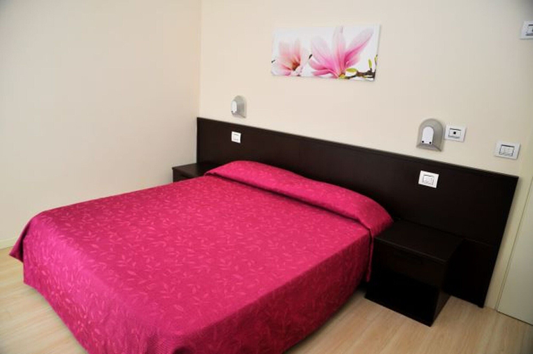 Bedroom 2, Hotel Lugano, Rimini