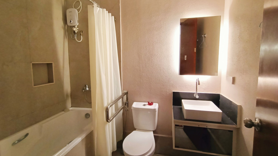 Bathroom 4, Grand Emilia Hotel, Cebu City