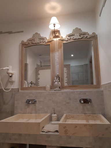 Bathroom 5, Chambres d'hotes - Villa la Licorne, Bouches-du-Rhône
