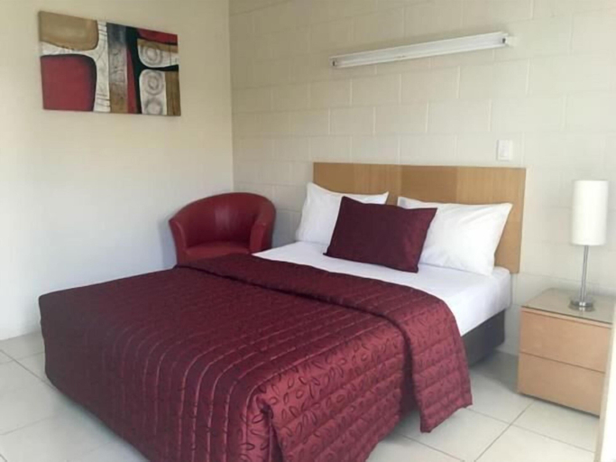 Bedroom 2, Collinsville Motel, Bowen