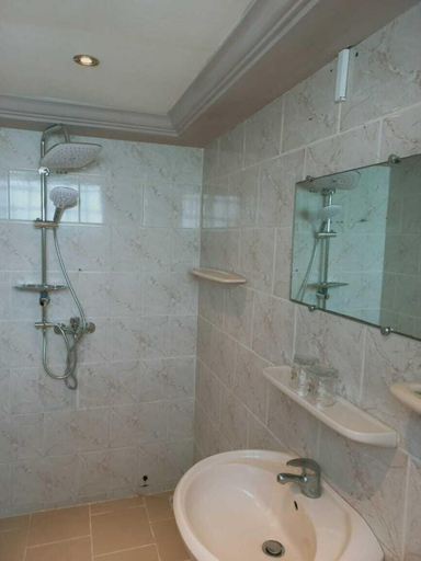 Bathroom 3, Résidence Hôtelière Océane, Golfe (incl Lomé)