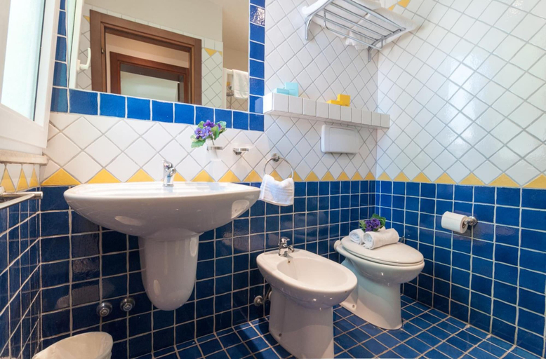 Bathroom 3, Residence Mediterraneo, Rimini